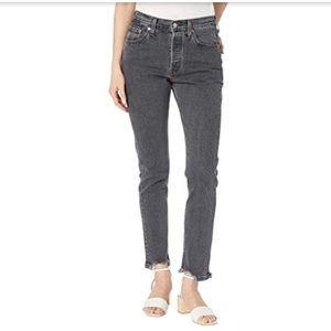 LEVI’s 501 Straight Leg Jeans